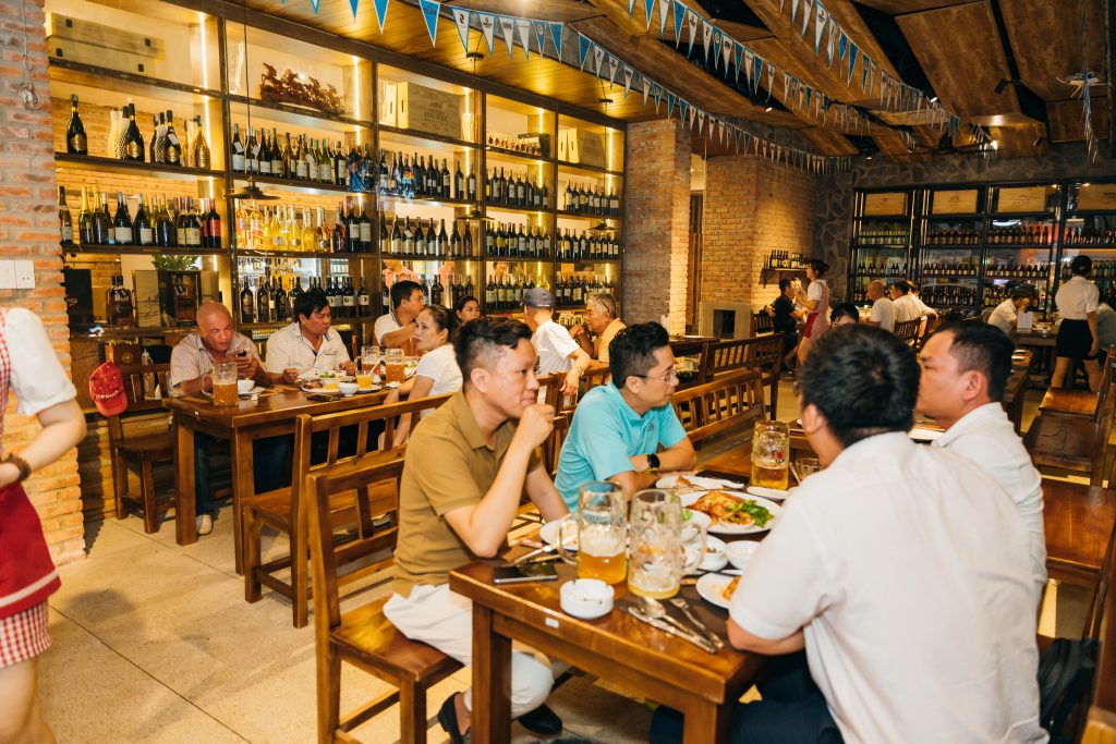 Không khí của lễ hội Beer Fest tại The Anchor